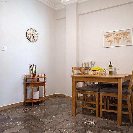 Entire Apt, 3Rd Floor, 1 Bedroom Athene Buitenkant foto